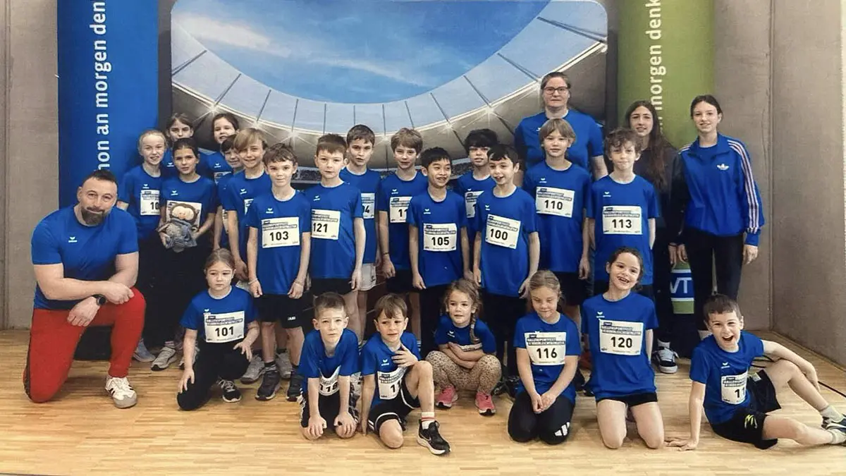 Kinder der Leichtathletikabteilung des TuS Mosella Schweich bei einem Hallenwettkampf