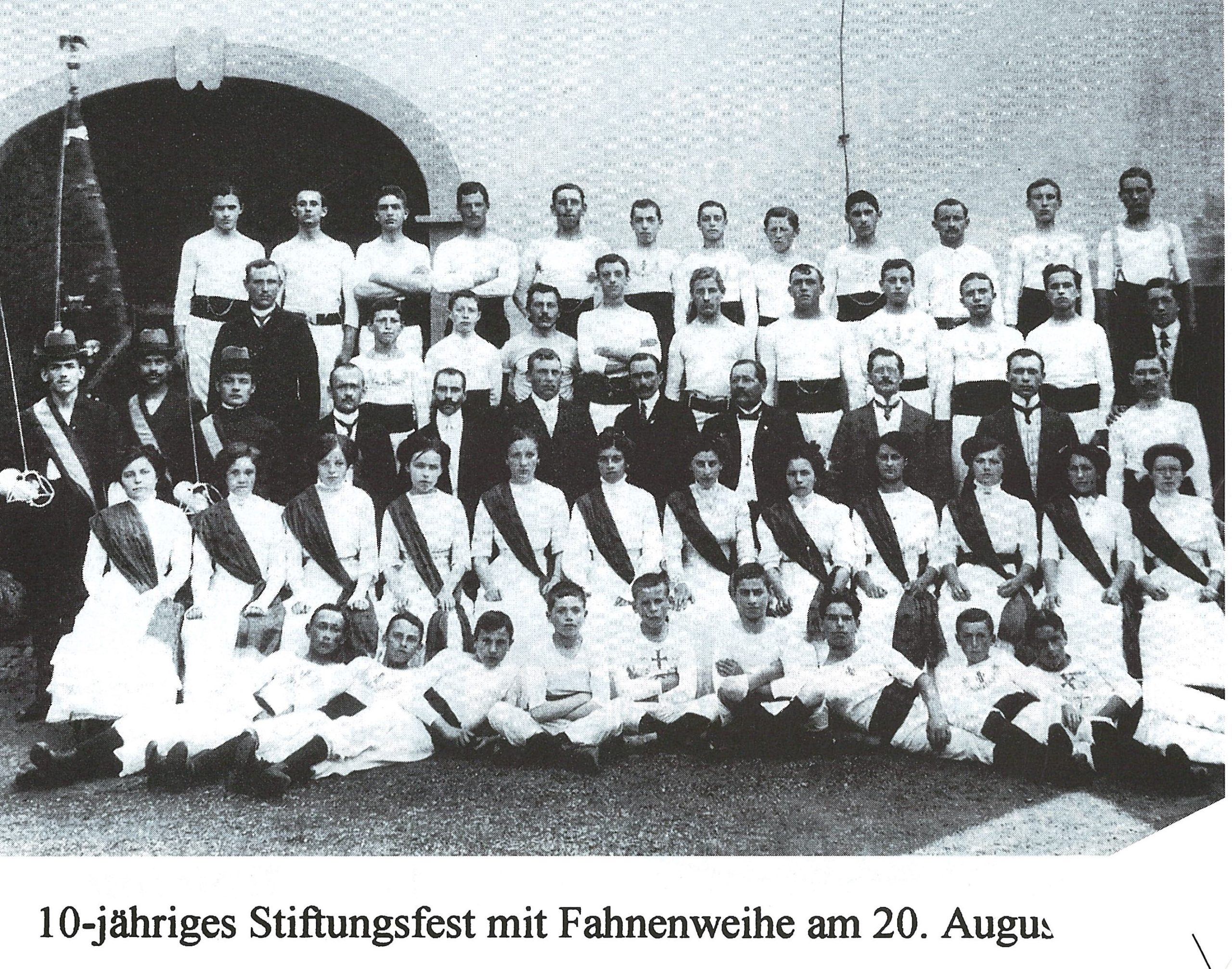 1911 · Zehnjähriges Stiftungsfest mit Fahnenweihe am 20. August