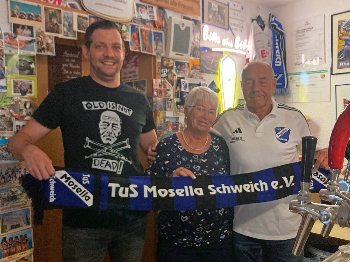 Harald Emmrich mit Erna und Erwin Mertes im Mosella Stübchen