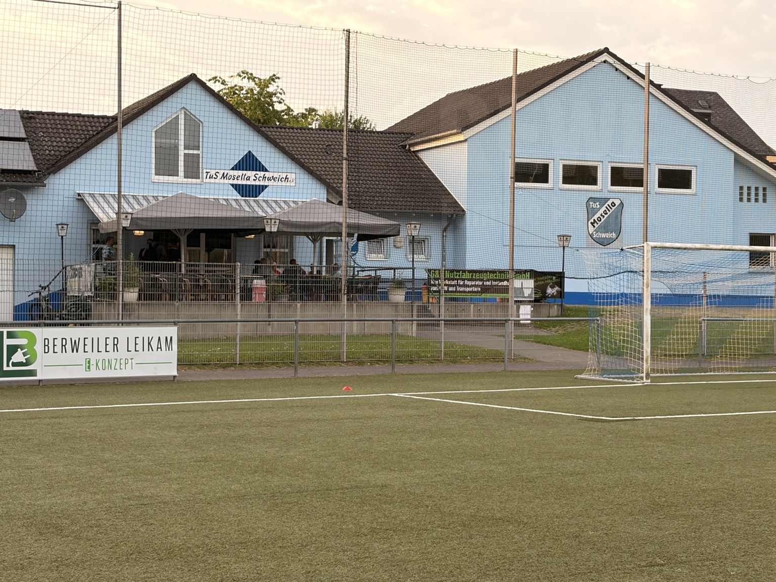 Vereinsheim und Sporthalle am Winzerkeller des TuS Mosella Schweich im Jahr 2026 Vereinsheim und Sporthalle am Winzerkeller des TuS Mosella Schweich im Jahr 2026
